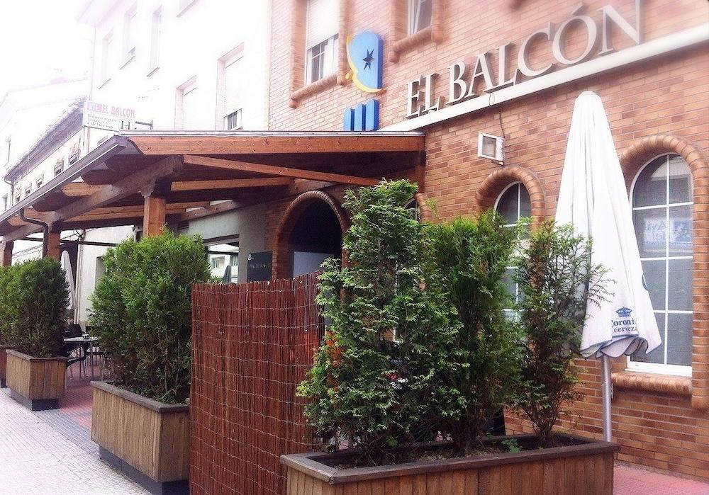 Hotel El Balcon Aviles Exterior photo