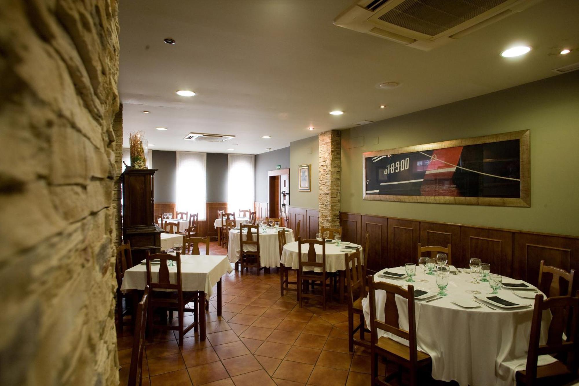 Hotel El Balcon Aviles Exterior photo